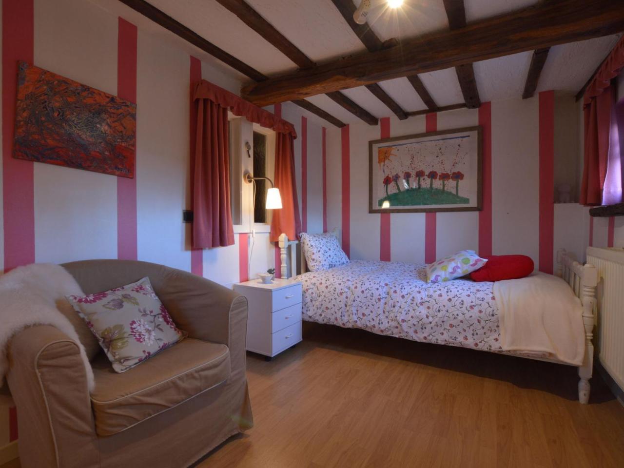 Cozy Cottage In Malmedy With Large Garden Екстериор снимка