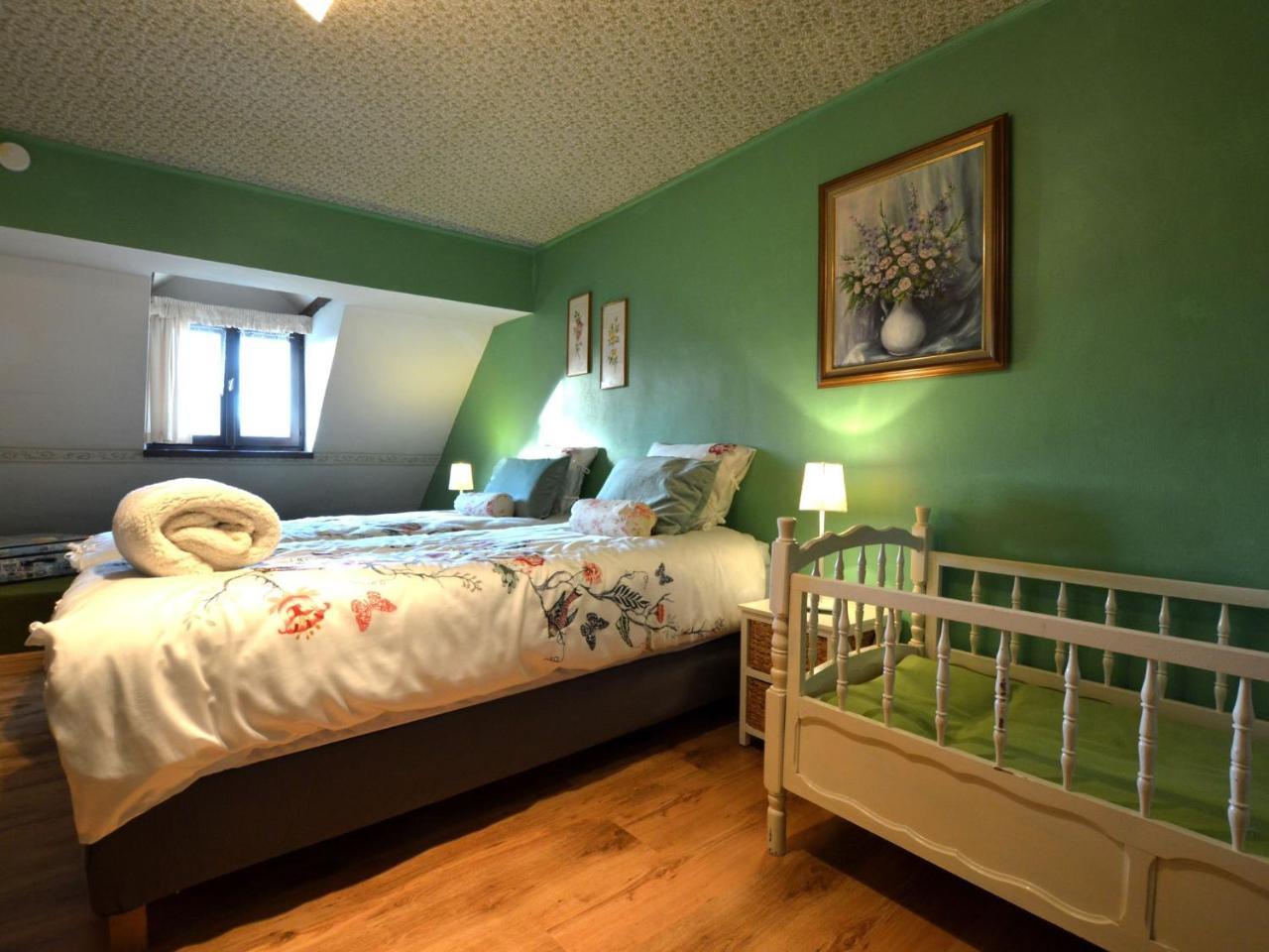 Cozy Cottage In Malmedy With Large Garden Екстериор снимка